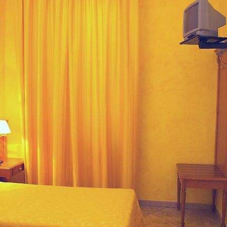Hotel Kriss Róma Kültér fotó